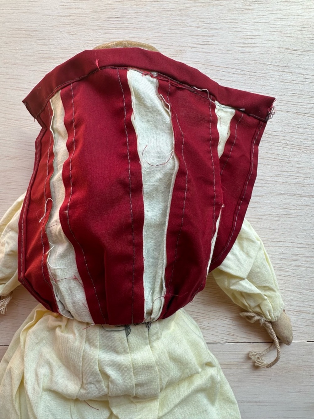 Vintage-Style Betsy Ross cloth and porcelain doll - Picture 5 of 8
